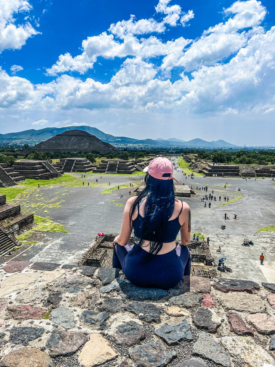 Ixadtr's tweet photo. Pirâmides de Teotihuacan ☀️🌛 https://t.co/KzZT3KEK0S