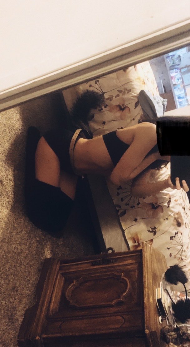 y_sl33p's tweet photo. bark bark bitches >:3 #twink #puppyy #ftm https://t.co/hlRXiaBRzD