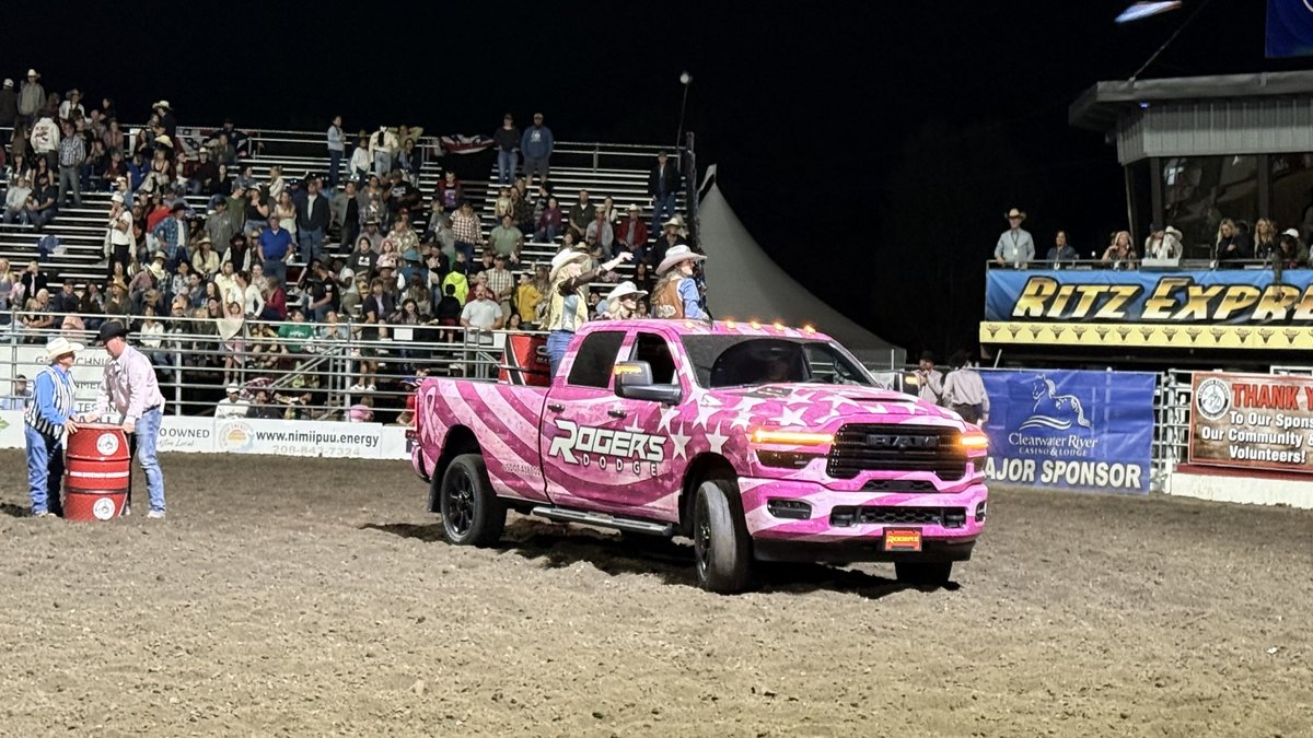 RogersDodge_ID's tweet photo. Yet another amazing night at the Lewiston Roundup! It was so fun to see everyone for Family night!

#RogersDodge #RogersMotors #LewistonRoundup https://t.co/Jg25AXM98G