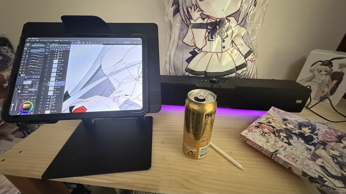 AlienNAware's tweet photo. 朝からエナドリ飲んで、スピーカー爆音で音楽流しながらお絵描きすっぞ！ https://t.co/6B3aiCaNGF