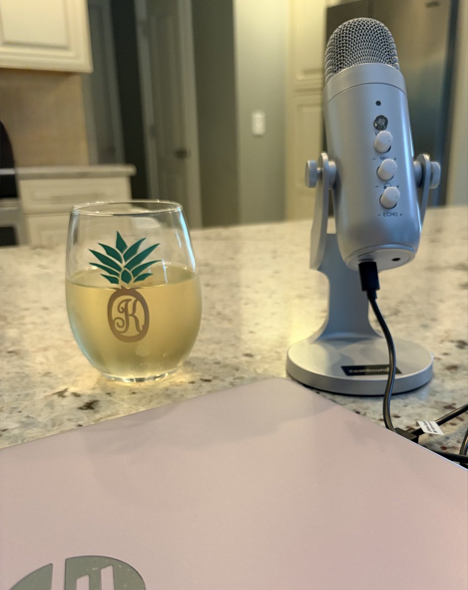 FWAT_Podcast's tweet photo. FWAT behind the scenes 😄

New episode coming at ya soon! https://t.co/MncIzP9SvD