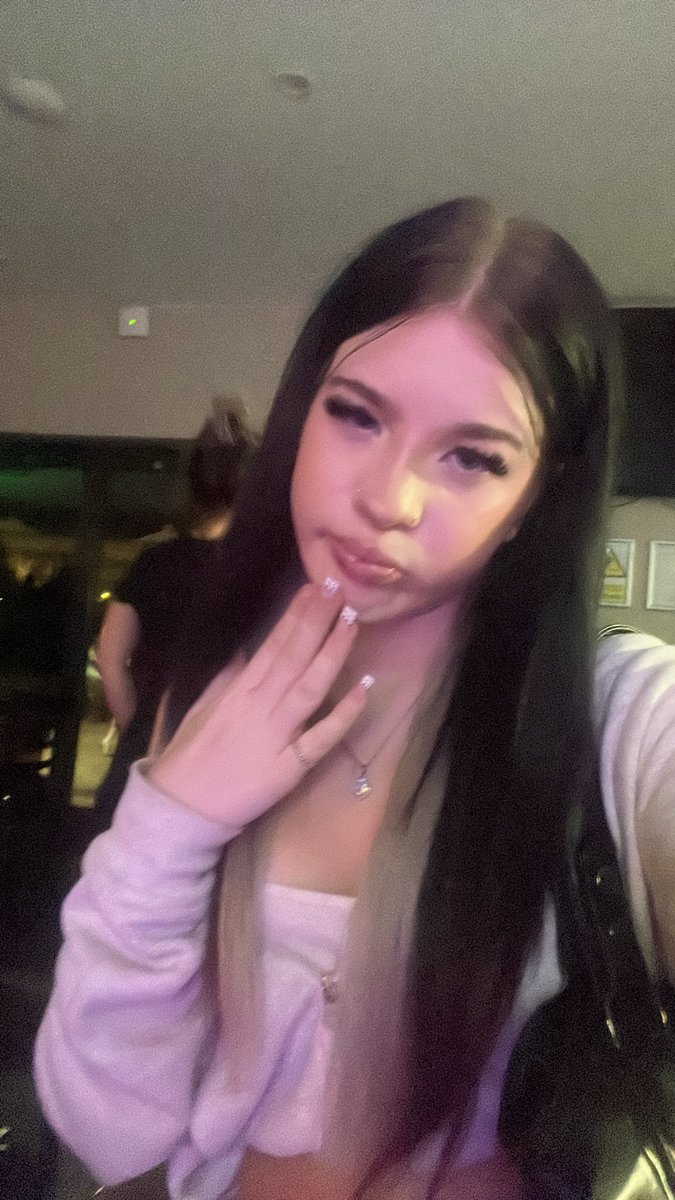 laurenapplebyy's tweet photo. sorry for not posting been very ill 😷😷 https://t.co/aiRHmdvFuy