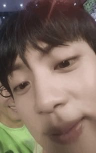 seokietan's tweet photo. what are these guys up to https://t.co/Id2aaeFrtH