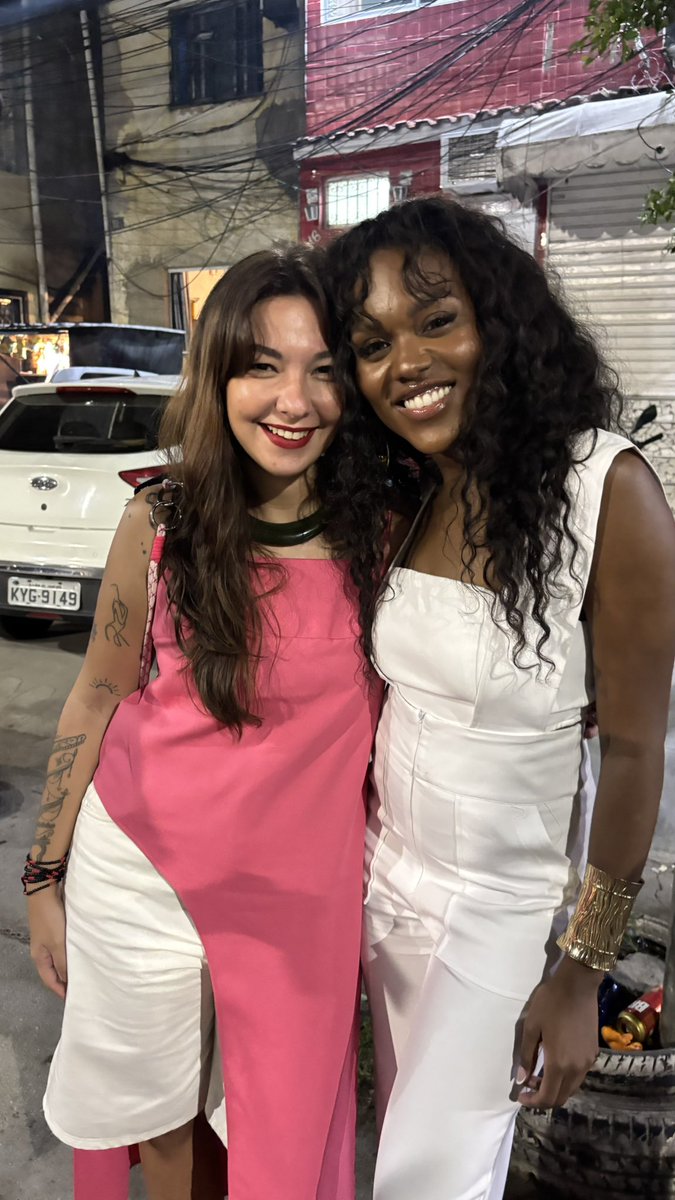Borges_Yasmim's tweet photo. @wicoficial_ você é foda, garota. e linda pra caralho. imagina não ser sua tiete, sabe https://t.co/9aXomgkKCY