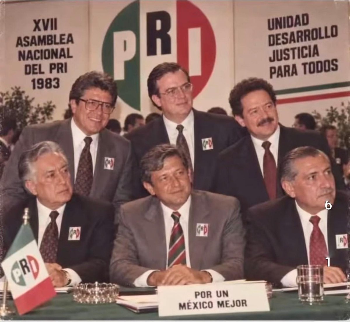 mdvazquezm's tweet photo. @A_MontielR Lo que queda del PRI https://t.co/RQsEq1B5hn