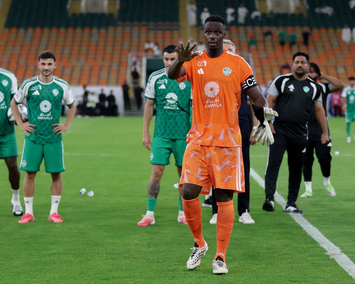 diario_AFC's tweet photo. • كيف الأجواء قبل مباراة صن داونز؟

🚨🗣️ إدوارد ميندي:

كما قلت للاعبين من قبل، إنها واحدة من أكبر المباريات في تاريخ النادي وعلينا أن نستعد لها بشكلٍ جيد 🟢⚪️ https://t.co/wddZRd3kWh