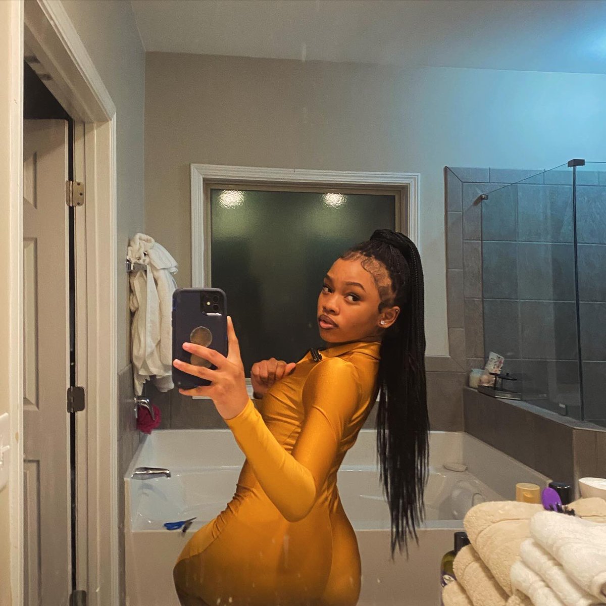 queenjennaee's tweet photo. hii (say it back) https://t.co/DHs5zRbC9z