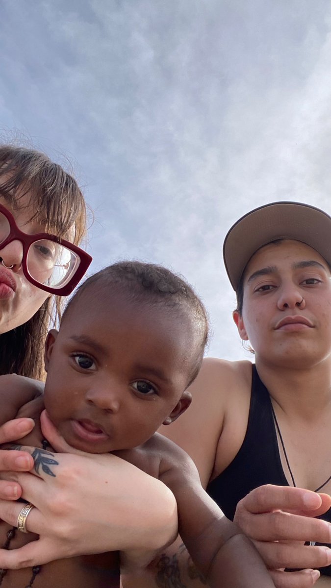 puchaiyanom's tweet photo. My lesbian family 👩🏻‍❤️‍💋‍👩🏻👶🏽 https://t.co/r2jCNFpKhm