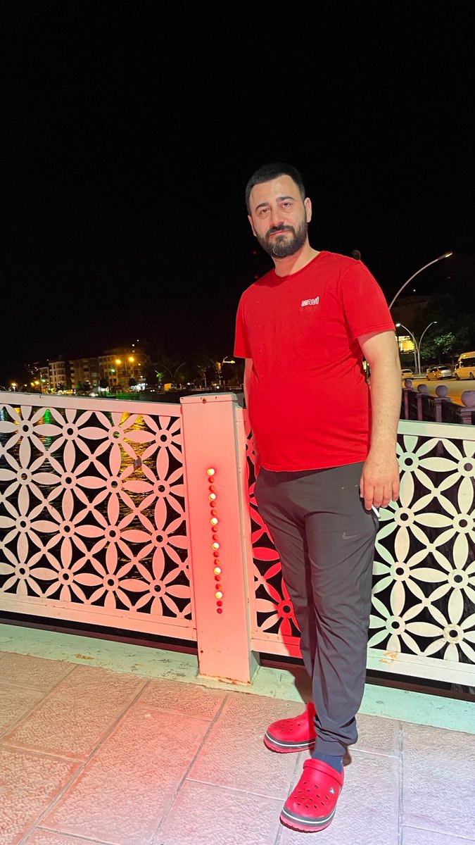 smt994's tweet photo. BİZ KÖTÜYE KÖTÜ, İYİYE İYİ DEĞİLİZ.
BİZ HERKESE İYİYİZ.
BU DA BİZİM
KÖTÜ HUYUMUZ OLSUN.
#iyigeceler  🌙 https://t.co/9W5wvgmkao