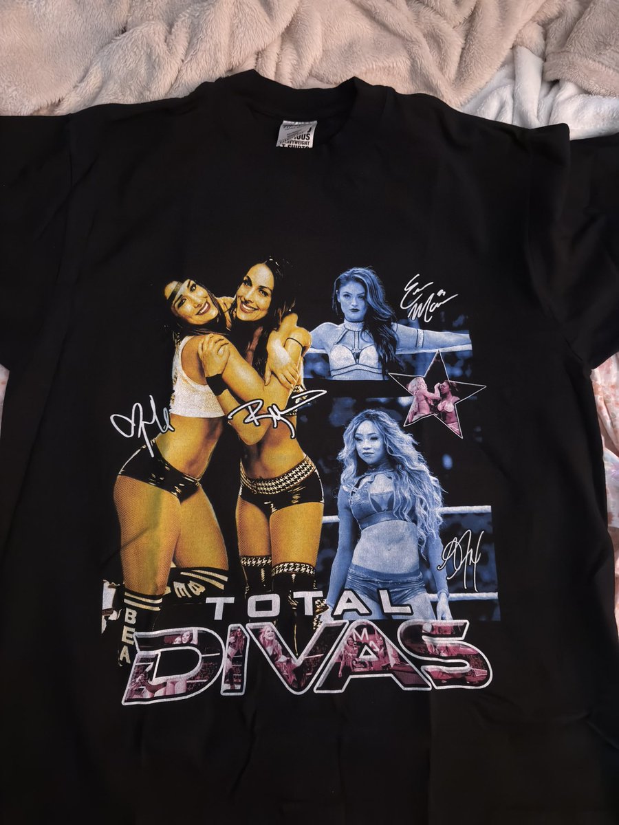 bellascinemaa's tweet photo. guys look at my new shirt😍😍 

(shoutout to cristianpabloorignals on insta) !! https://t.co/KpyvOHraxS