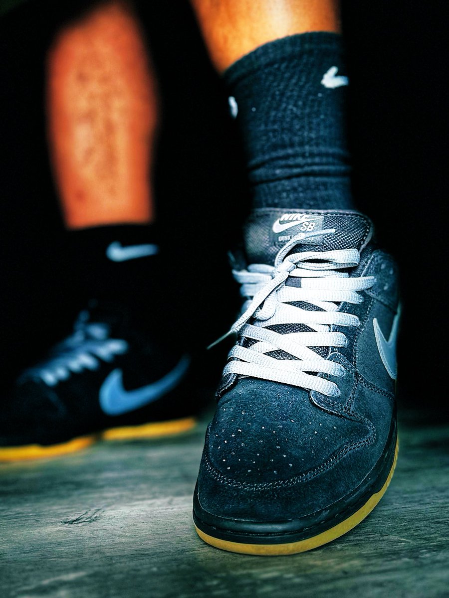 sneakergent's tweet photo. Day 62 of the #FreshKicksDailyChallenge 🔥🏴‍☠️

Closest thing I have to the Silver and Black is the @nikesb SB Dunk Low Grey Fog

Clean, simple, and goes with damn near everything.
@jayguidos @nikestore 
#FireFridays #RaiderNation #NikeSB  #KOTD https://t.co/Q3N7rBC0sP