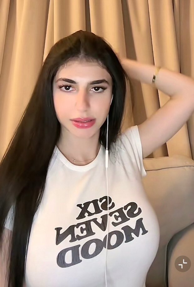 Koprnks16's tweet photo. زينب عبدالله ✨💗
كل هالحجم وعمرها باقي 19 😵‍💫🥛 https://t.co/fRz5ckJxBk