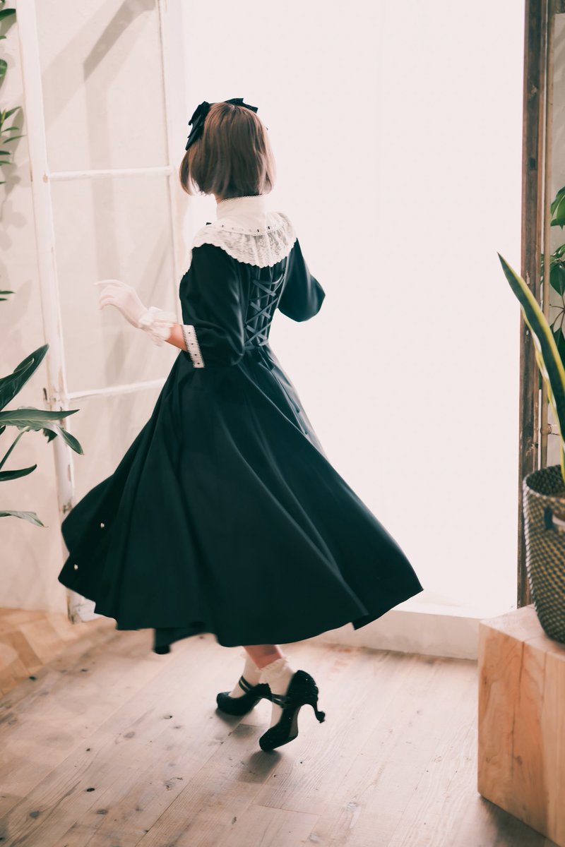 rei_hrs's tweet photo. 懐かしのすずらんに白百合ワンピースのイノワさんコラボ🧸
本当に懐かしすぎる🫣
📷▶︎@ayase_pho
#innocentworld https://t.co/hUnh1rNQwT