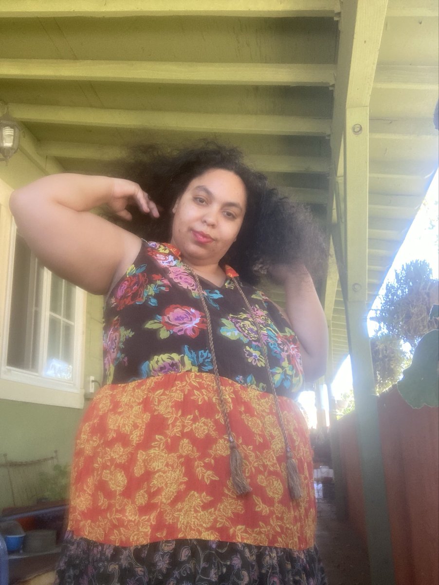 g_saverem's tweet photo. I feel so relaxed everything in my life is smooth sailing I can’t wait til all my fans can come see me for a convention I’ll have to book my gigs close to my home who knows I might make millions one day you can have that stay blessed 😇 https://t.co/HApRU2EYlT