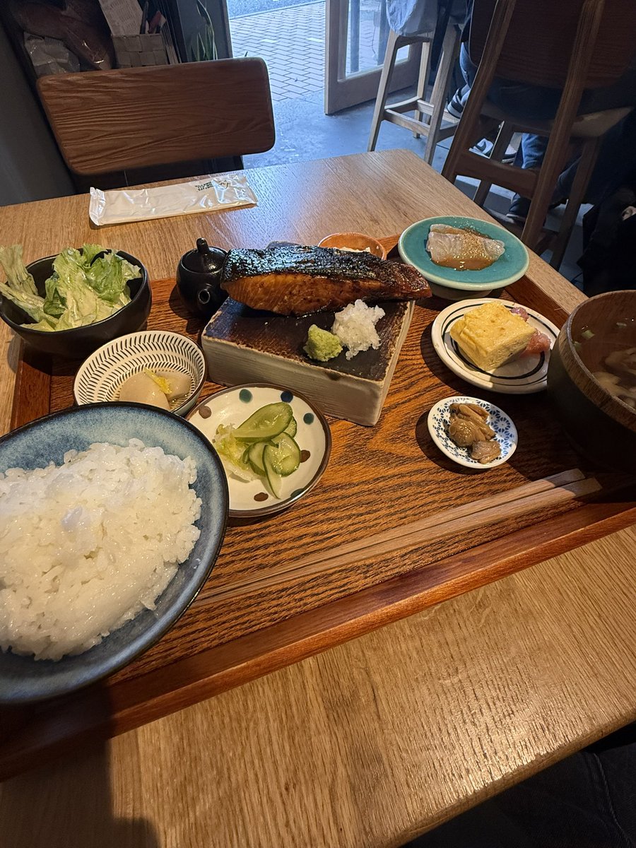 ZuZi765's tweet photo. ようわからんけど上等な朝ごはんを食べます https://t.co/eP5Te6Ejon