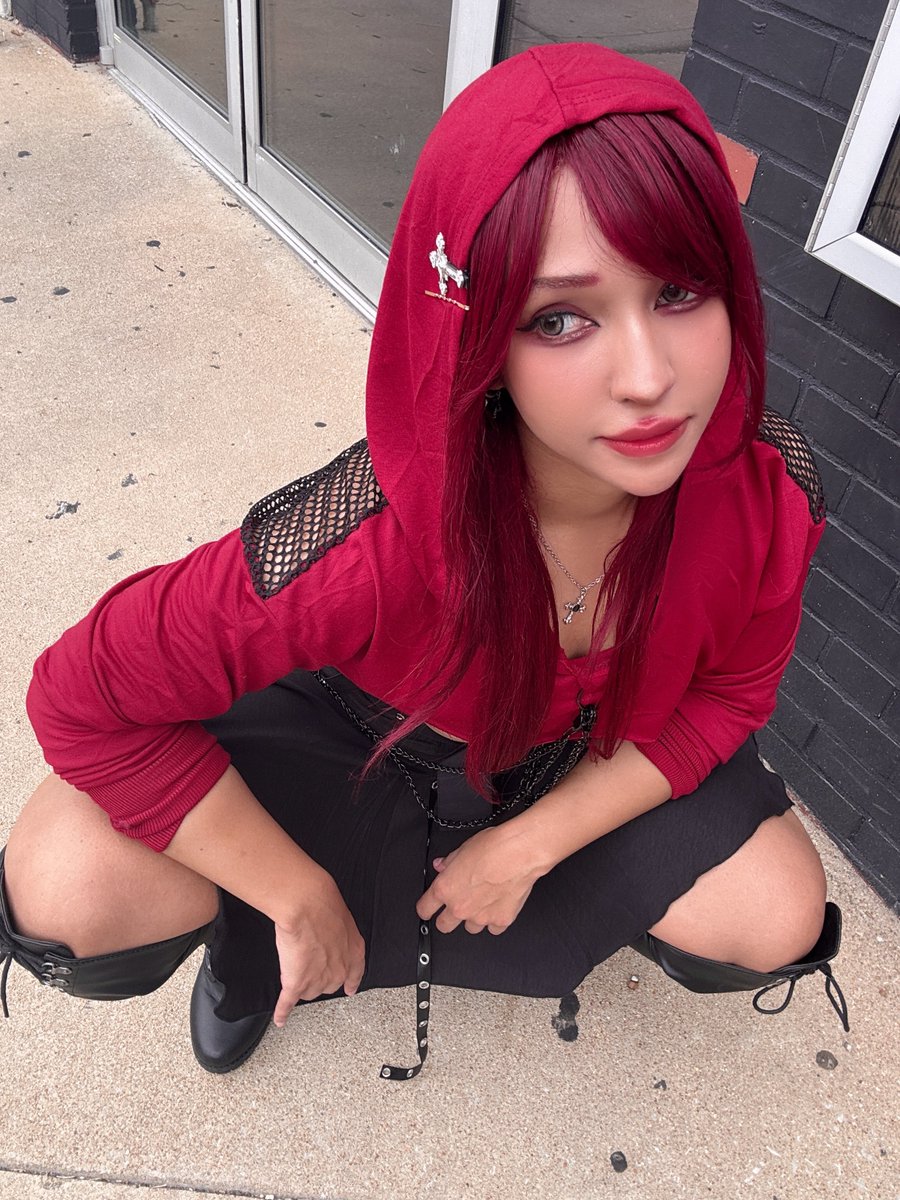 _rosebyte tweet picture
