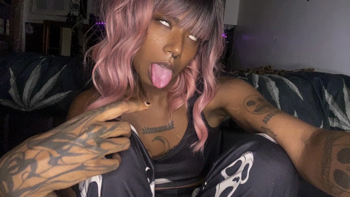 alrrose92's tweet photo. Je me lance sur X, tu penses que j’ai ma place ici? Je réponds a tout le monde même en commentaires 😉😘
#tatoogirls #photo #lifestyle https://t.co/NQJ6sljzYY