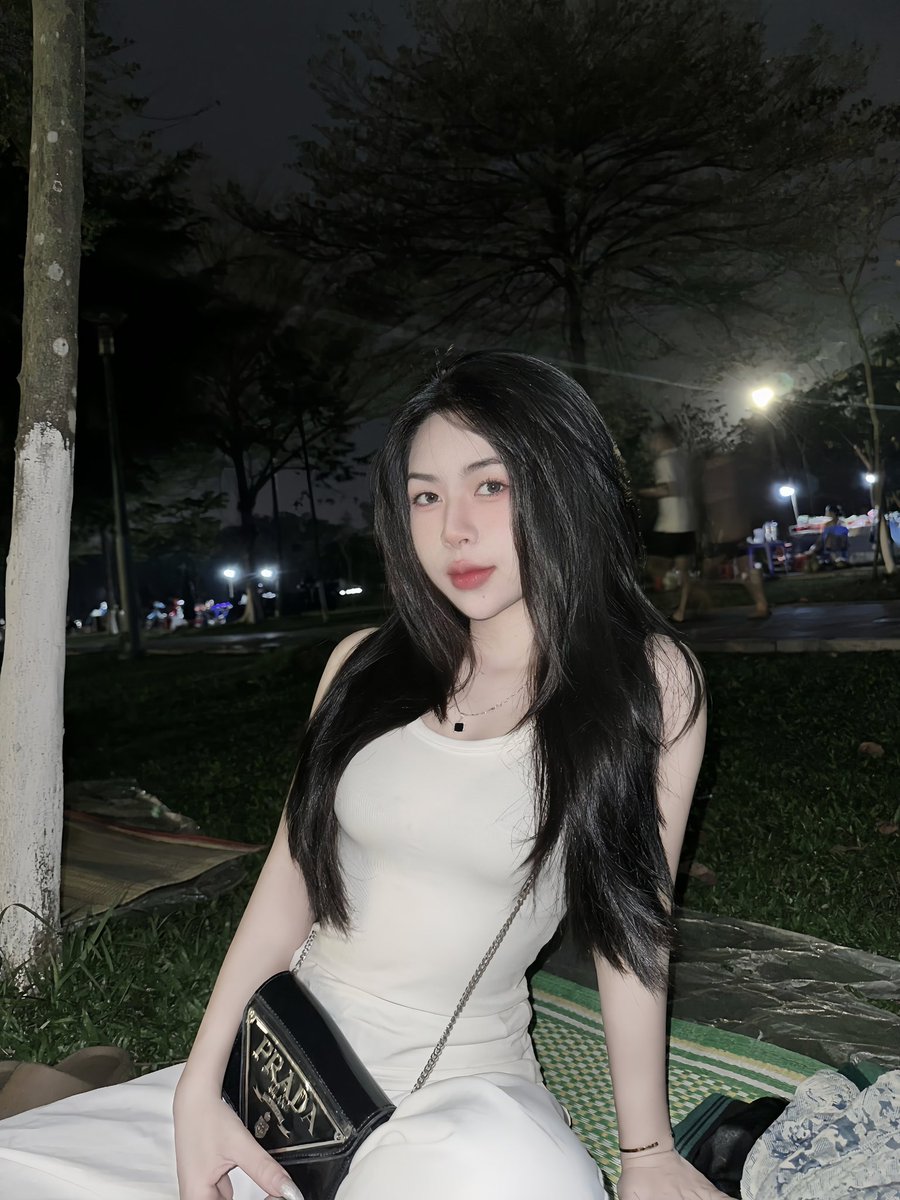 PhuogLinhmq's tweet photo. Kiếm người yêu trên 20 tuổi dưới 33 tuổi và yêu cầu tử tế còn mấy thằng bậy bạ nt t có rep đâu mà nhắn thêm tương tác thôi ạ https://t.co/aAh9sb1LZc