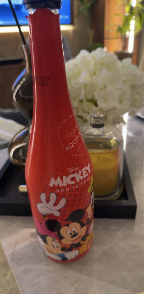 UserCatchyCatch's tweet photo. Here's looking at you, kid🥂 https://t.co/BRwLp0BaDY