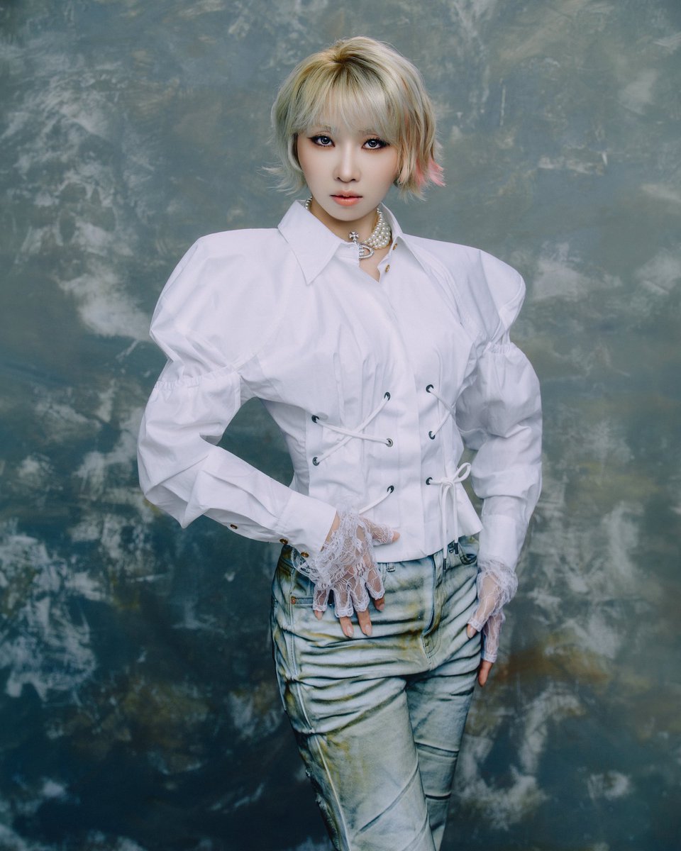 mingkki21's tweet photo. CONCEPT PHOTO 02

CALLING

RELEASE 09.28 6:00 PM KST

#공민지 #minzy #Calling https://t.co/tcG7t1a7G7