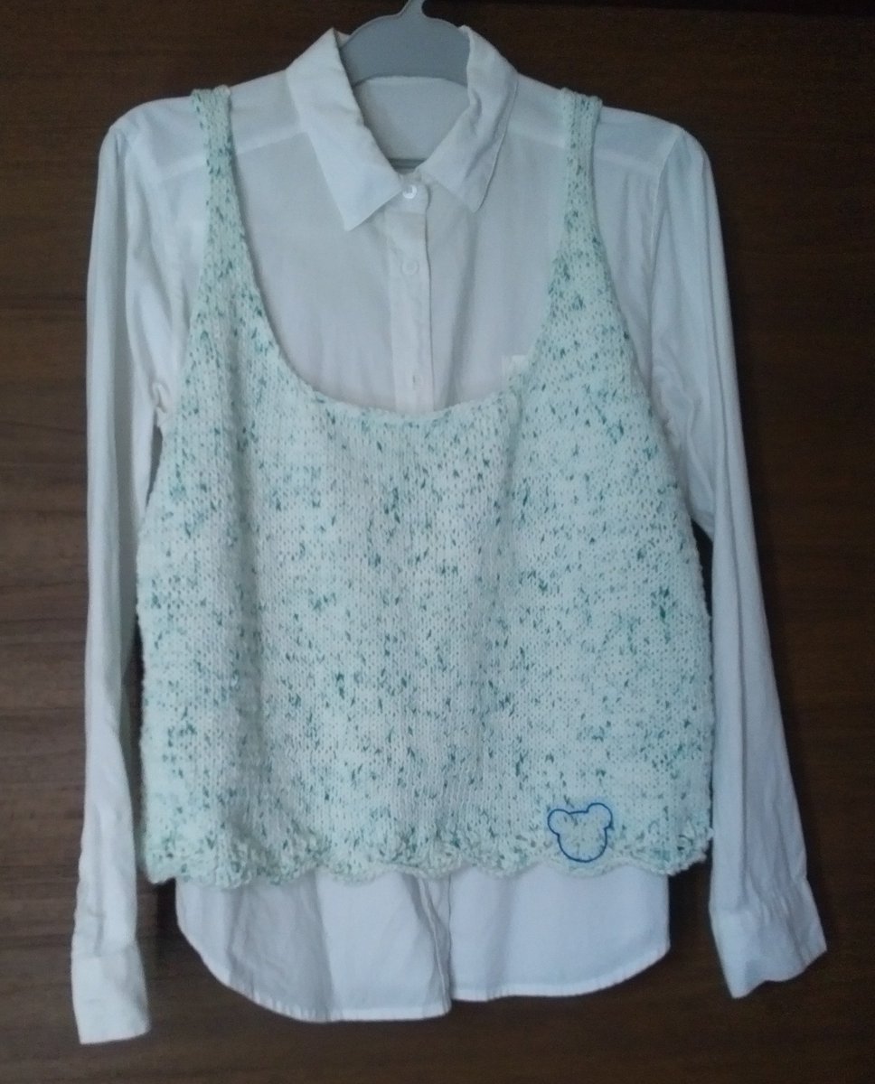material70's tweet photo. 綿100%で編んでみたところ
丸まらずすみました
水通しはこれから～

City COTTON [SPRAY DYE]使用 https://t.co/z3EP1Hszel