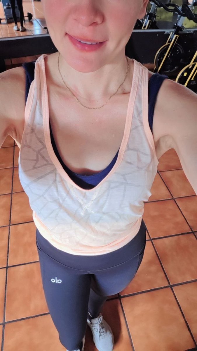Lucifeer7u7's tweet photo. Holii estos leggins me encantan y a ustedes?? 🥰🥰 https://t.co/XGapuNQwWe