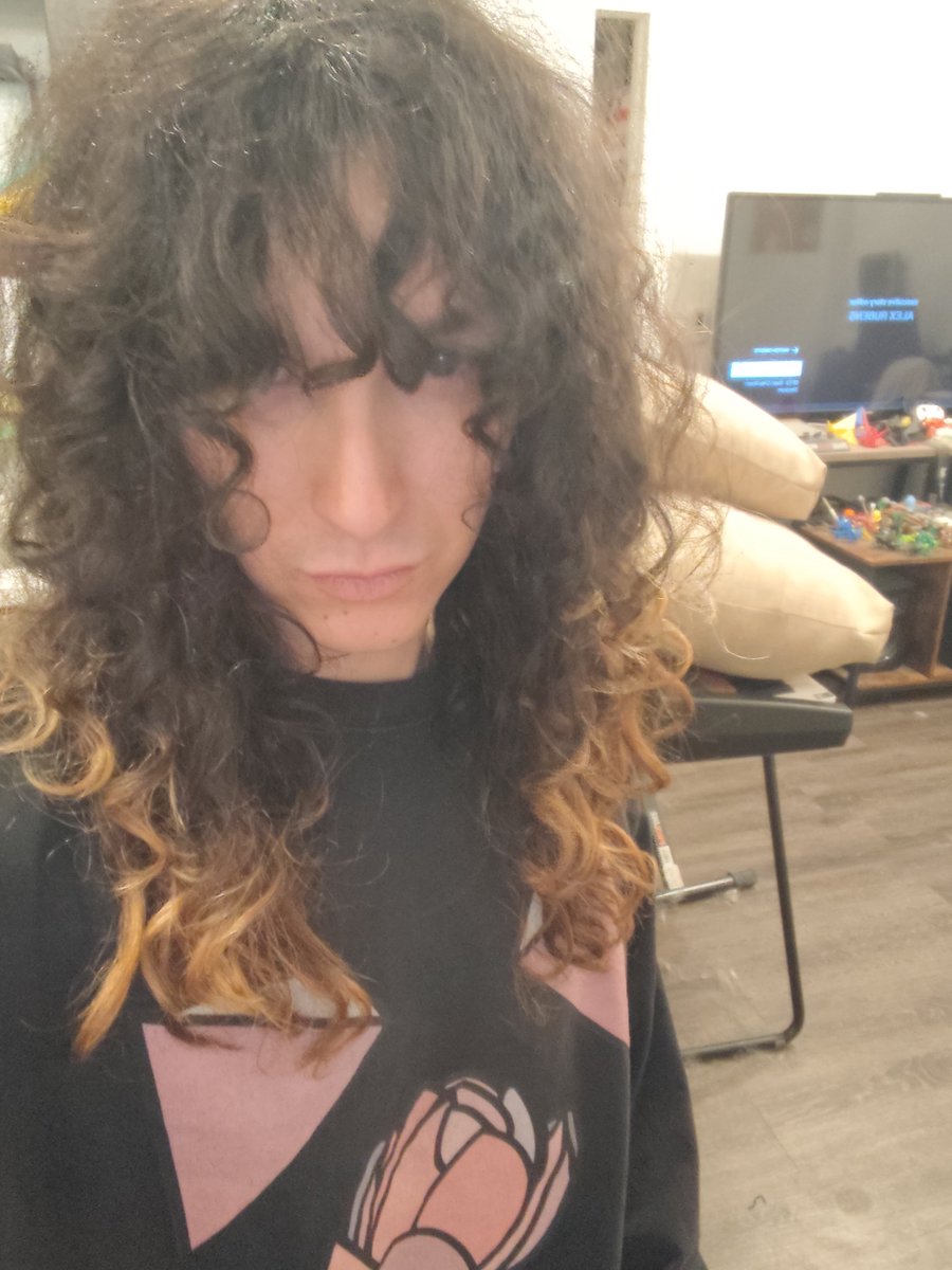 Accalyuhh's tweet photo. Anglemaxxing https://t.co/Q3HtUdhkRH