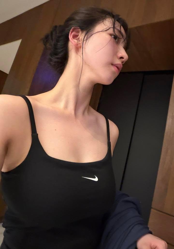 vampiracle's tweet photo. 👀 https://t.co/8xZ8YtDee5