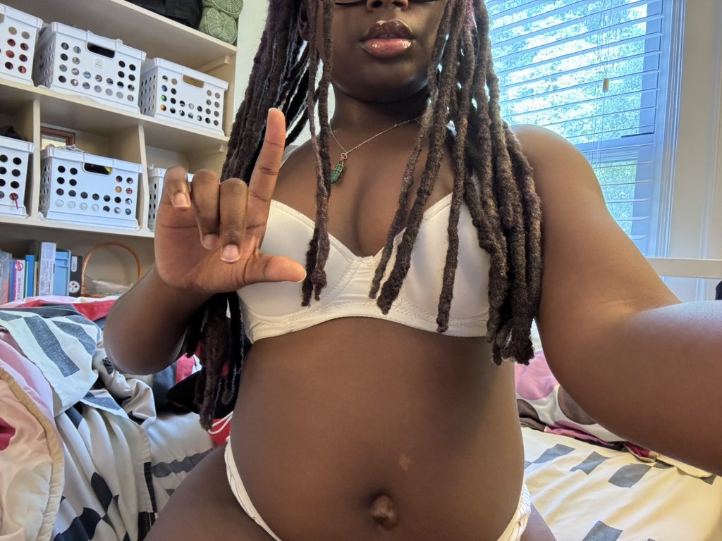 venuswrldnation's tweet photo. Hey @betaboysimp12 show stupid Curtis how it’s done so I can reward you https://t.co/6EGrzT6J4r