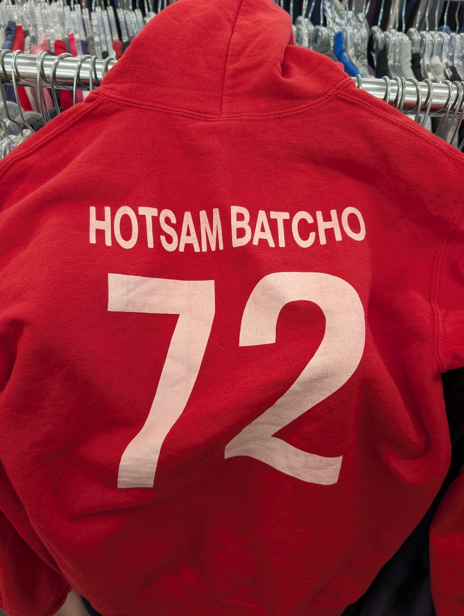 BMaseSens's tweet photo. Captain??? @Senators #gosensgo #valuevillage https://t.co/K0676fzUzg