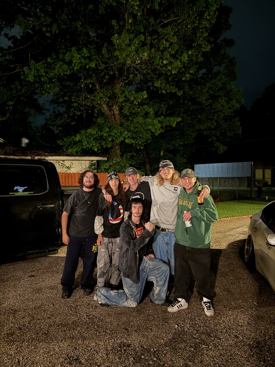 38bugs's tweet photo. HTX https://t.co/kpW0WZZf2K