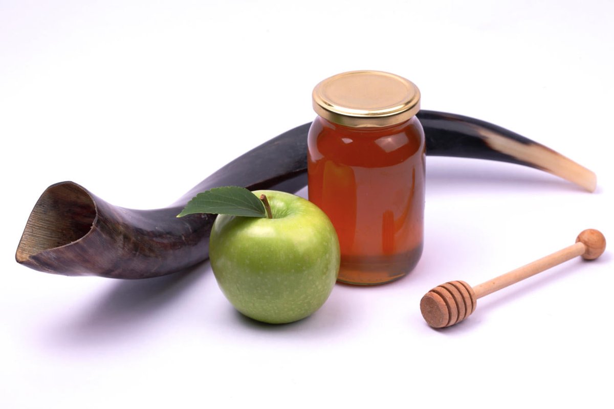 SoSMtweets's tweet photo. Shanah Tovah! The Jewish New Year, #RoshHashanah, began this evening -- Friday, September 11, 2026 -- at sundown. It will end at sundown on Sunday, September 13. 

For more information about this Jewish high holiday, check out the following articles ... 

#interfaith #Jewish https://t.co/vAd8ftsGy7
