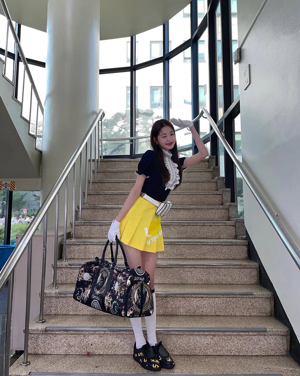 beaucutegirl's tweet photo. 장원영 인스타 다시보기 🍒 
220523
골프 꿈나무 ⛳️👒💛 

https://t.co/y423m6Wp55 https://t.co/6psErexj46