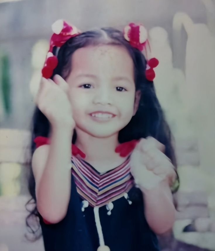 CCom68403's tweet photo. @LISANATIONS_ Did this little girl know that in the future she would be making a film about herself?🥺💔
#LISAxTIFF26 #AlwaysLalisa #TIFF26 https://t.co/hfSlgR7yeD