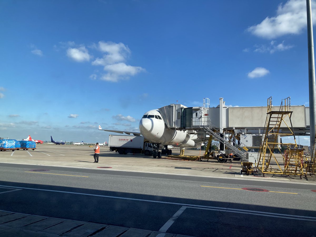 jironohoshi's tweet photo. これから上海虹橋空港-羽田空港
中国東方航空で帰ります✈️ https://t.co/QuPcnEGQtB