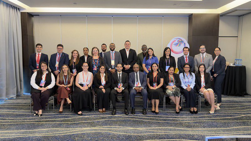 cnbshonduras's tweet photo. ¡Honduras consolida su liderazgo regional en inclusión financiera! 🇭🇳📚🌎
En el marco del #GPF2026 de la Alianza para la Inclusión Financiera (AFI), el Comisionado Presidente de la #CNBS, Nicolás J. García Pineda, asumió la Presidencia de la Iniciativa de Inclusión Financiera para América Latina y el Caribe (FILAC).
Desde esta posición, Honduras contribuirá al fortalecimiento de la cooperación y al impulso de políticas de inclusión financiera en la región.
#InclusiónFinanciera #FILAC #Honduras #CNBS