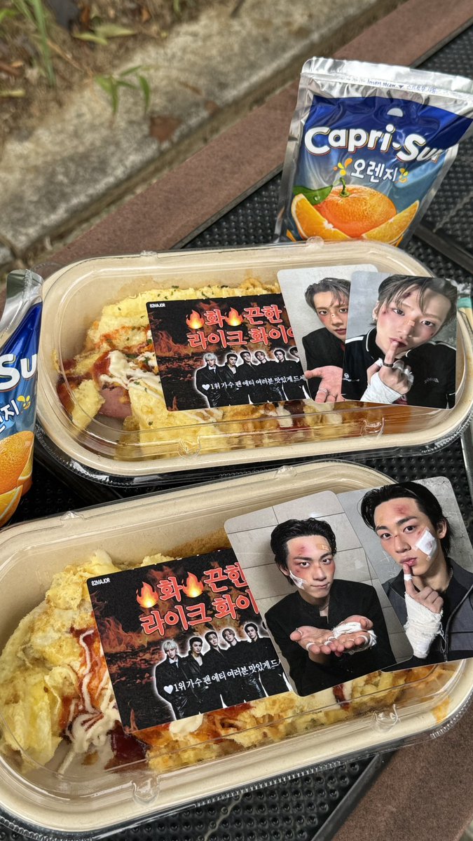 e8zip's tweet photo. 아이돌이밥먹여주냐?
 ㄴ 네 https://t.co/M7IlK569FL