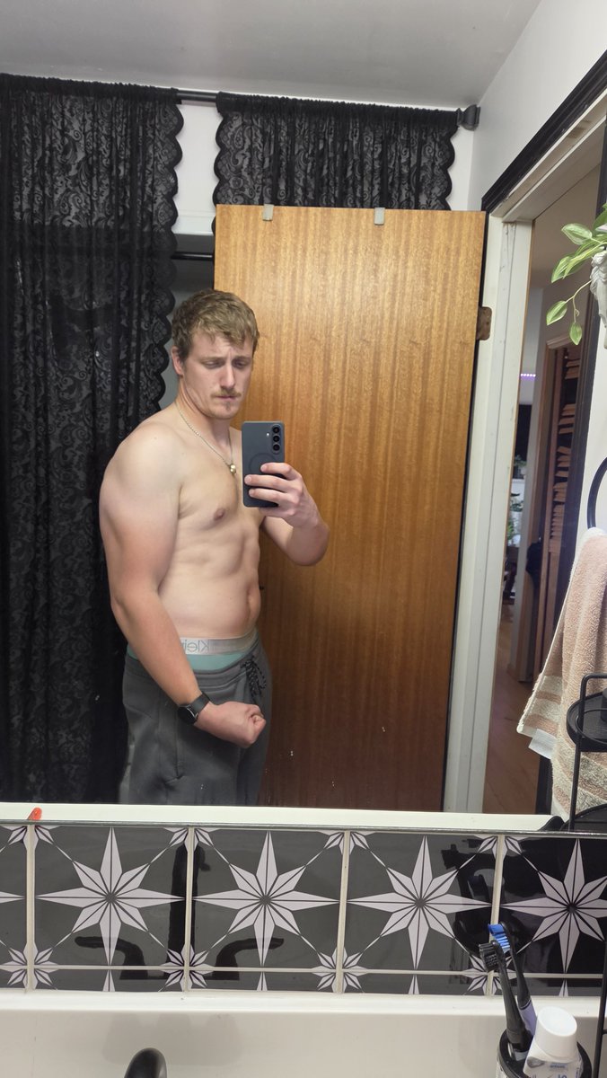 recdave7870's tweet photo. Gym progress coming alomg nicely 🙌🏼💪🏼 https://t.co/2Cr7e92Qb1