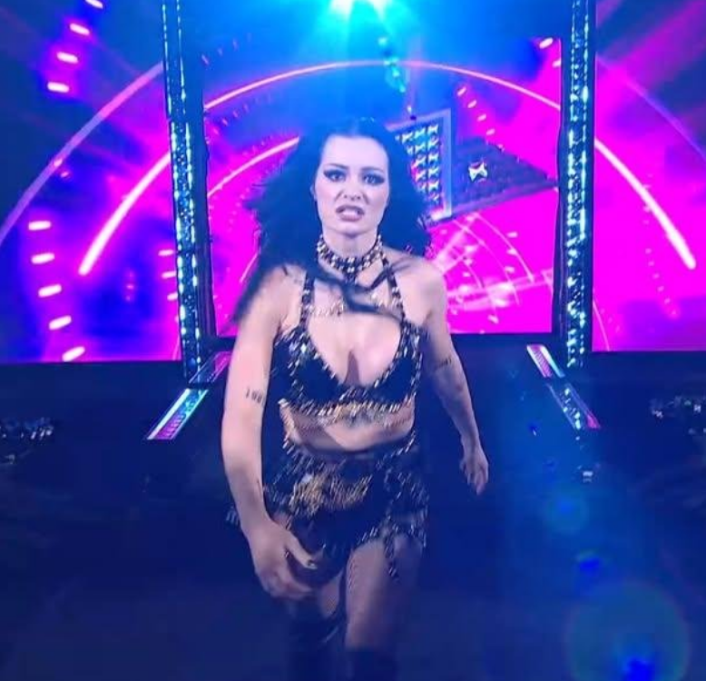 BRIZEEMODE's tweet photo. giving them three minutes... especially when you know they can PUT ON quality matches... srsly wwe??? #smackdown https://t.co/zeAiTj07jb