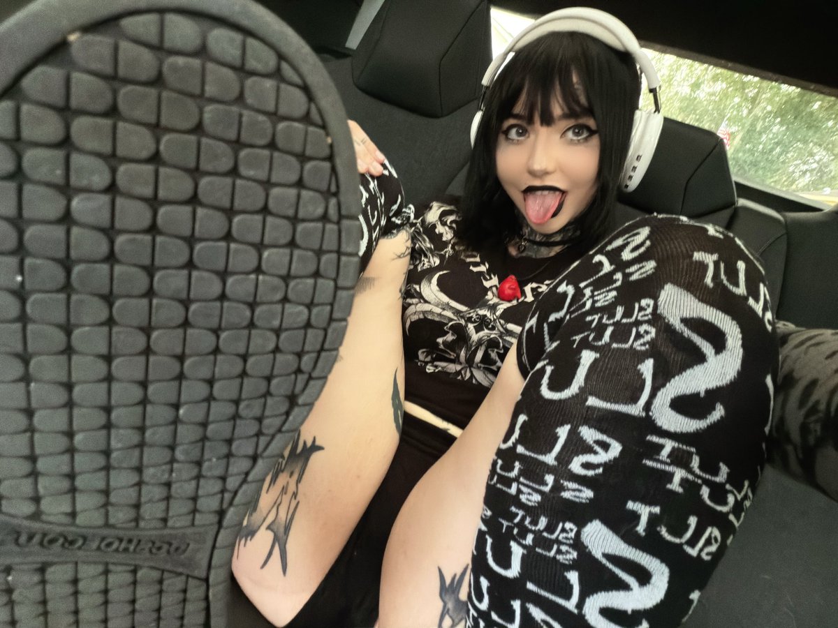 holdceleste tweet picture