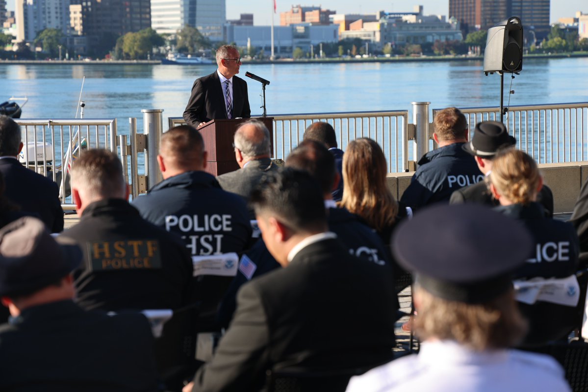 HSIDetroit's tweet photo. Today, HSI Detroit and fellow DHS components hosted a 9/11 memorial ceremony to honor the lives lost and recognize the service of those who answered their nation’s call in the days, years, and decades that followed. #honorserviceintegrity #NeverForget https://t.co/el6IuAN0JD