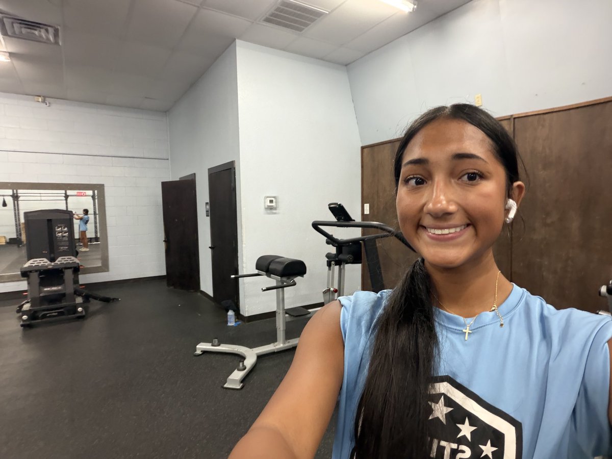 1Sofia_Ramirez's tweet photo. Birthday workout done! Grateful for last year & all of the life leasons. Only God knows what He has in store for me but I know I need to do my part to be ready. Here's to year 17! @EEG311 @Ground_Level_4 @ImCollegeSoccer 
@CHSCougaretteFC @ECNLgirls @ImYouthSoccer @TopDrawerSoccer @TheSoccerWire @PrepSoccer @PrepSoccerTX @6a_28 @50_50Pod @fc_westlake