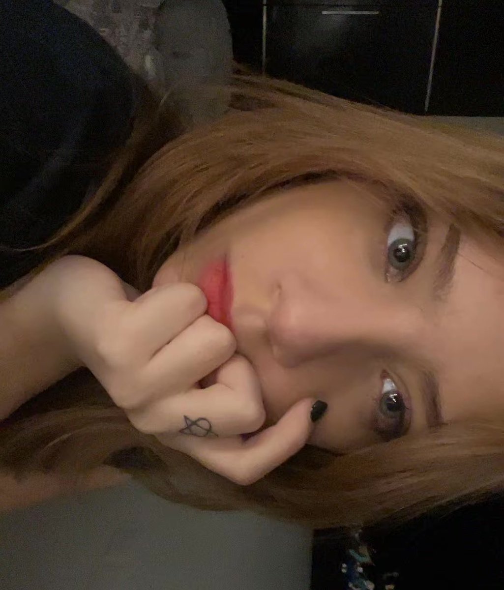 goofyphoney's tweet photo. #boredaf 😂 https://t.co/OR7xd8vPK9