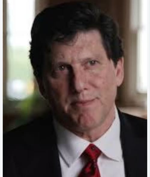 AntonioJMarti's tweet photo. Andrés Sanabria Ortiz·Seguir

“EN MIS 40 AÑOS COMO PSICÓLOGO JAMÁS HE VISTO A UN PACIENTE CON TANTOS TRASTORNOS MENTALES COMO TRUMP”, afirmó el psicólogo John Gartner, profesor de la Universidad Johns Hopkins. (declaración de hace 2 meses)l
“Enseño a los residentes que se especializan en psiquiatría y jamás hemos visto un caso como el de Trump”, dice.
Otros expertos médicos han declarado que Trump es un psicópata, un narcisista patológico maligno y un sociópata sin ningún tipo de empatía hacia nadie que no sea él.
“Algunos pensarán que es una exageración, pero no lo es. Estoy completamente seguro de lo que digo porque tengo décadas de experiencia viendo pacientes”, agrega.
“Algunos también me dicen: oiga, pero ¿cómo puede usted decir esto si jamás lo ha examinado personalmente? Mi respuesta es: ¿puede decir un economista que Elon Musk es rico sin haber visto sus impuestos?
No cabe duda de que Trump es un enfermo mental grave”, concluye.
Trump afirma que está sano mentalmente y
que es un genio.
— “¡Trump está más loco que una cabra!”, declara el ex agente de la CIA Ray McGovern. que era el encargado de hacer los perfiles psicológicos de líderes mundiales para la CIA y la Casa Blanca.