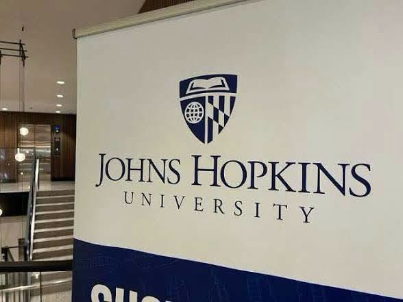 AntonioJMarti's tweet photo. Andrés Sanabria Ortiz·Seguir

“EN MIS 40 AÑOS COMO PSICÓLOGO JAMÁS HE VISTO A UN PACIENTE CON TANTOS TRASTORNOS MENTALES COMO TRUMP”, afirmó el psicólogo John Gartner, profesor de la Universidad Johns Hopkins. (declaración de hace 2 meses)l
“Enseño a los residentes que se especializan en psiquiatría y jamás hemos visto un caso como el de Trump”, dice.
Otros expertos médicos han declarado que Trump es un psicópata, un narcisista patológico maligno y un sociópata sin ningún tipo de empatía hacia nadie que no sea él.
“Algunos pensarán que es una exageración, pero no lo es. Estoy completamente seguro de lo que digo porque tengo décadas de experiencia viendo pacientes”, agrega.
“Algunos también me dicen: oiga, pero ¿cómo puede usted decir esto si jamás lo ha examinado personalmente? Mi respuesta es: ¿puede decir un economista que Elon Musk es rico sin haber visto sus impuestos?
No cabe duda de que Trump es un enfermo mental grave”, concluye.
Trump afirma que está sano mentalmente y
que es un genio.
— “¡Trump está más loco que una cabra!”, declara el ex agente de la CIA Ray McGovern. que era el encargado de hacer los perfiles psicológicos de líderes mundiales para la CIA y la Casa Blanca.