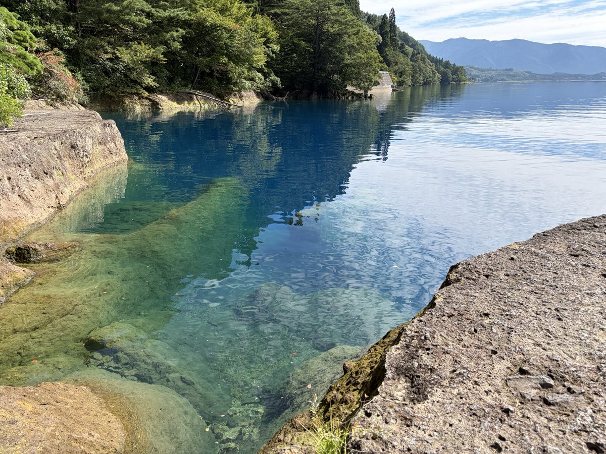 chemistyage's tweet photo. 秋田の田沢湖
今日は水の色が綺麗だわ https://t.co/Pflzx3e4dI