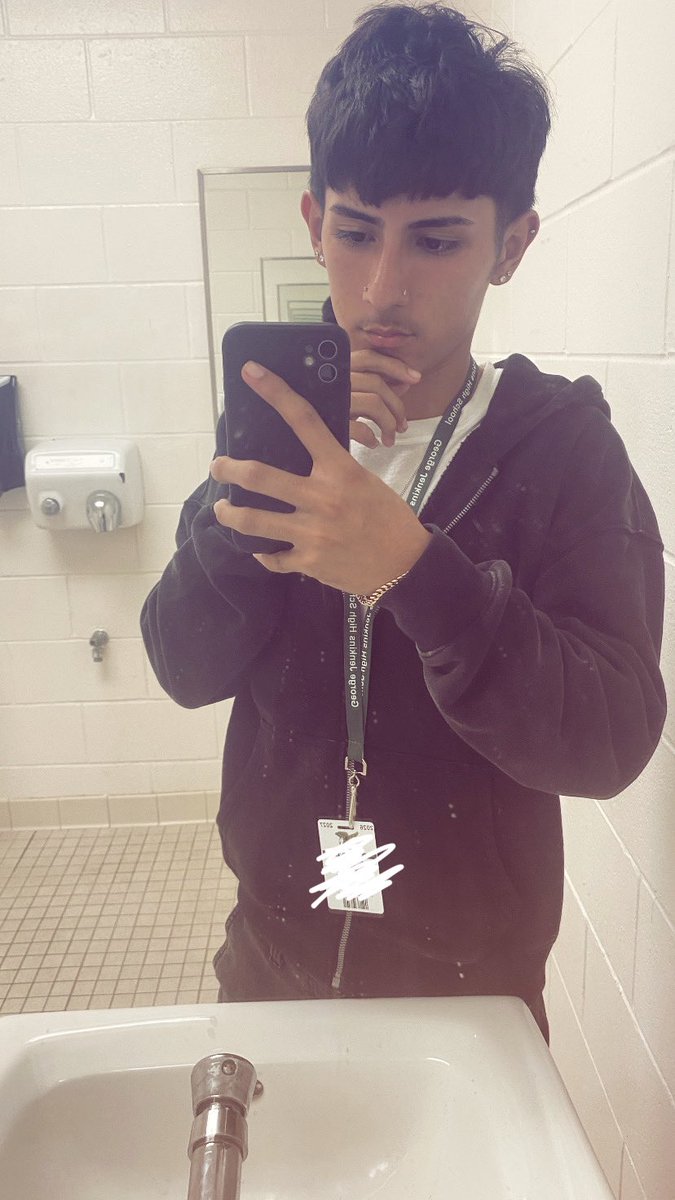 rb_x2i's tweet photo. HMU 😜 make sure y’all go follow the insta and TikTok 😘🫶 https://t.co/2otA07KClg