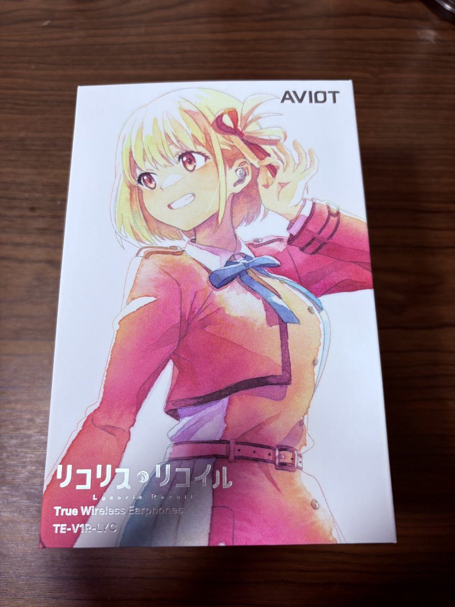run2929x's tweet photo. 6月から待ってたリコリコのコラボイヤホンやっと来たぁあ！！
かあいすぎる！ https://t.co/WdFA4Rayfr