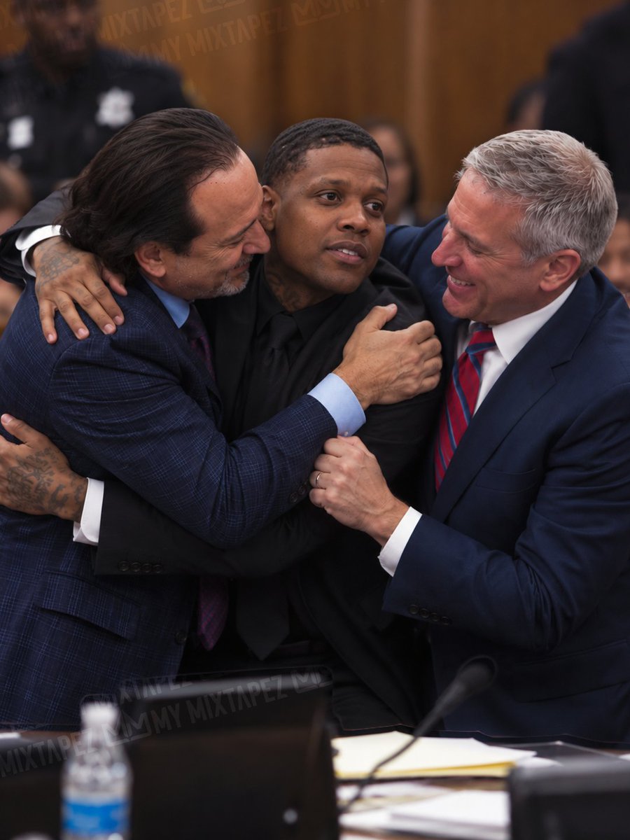 mymixtapez's tweet photo. Lil Durk, Brian Steel, Drew Findling and Christy O’Connor all broke down in tears in court after Durk was found not guilty on all charges 🥹🙏 https://t.co/ScEamMRIhJ