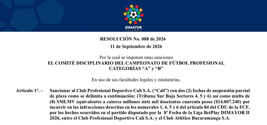 JhonParamo07's tweet photo. Cuando sancionaron al @AmericadeCali por lo ocurrido ante Nacional en aquella final de Copa, las sanciones fueron durísimas. Castigo en Copa y Liga durante seis meses. Y hasta donde recuerdo a la cancha no ingresaron hinchas de Norte, Oriental u Occidental, el problema estuvo en La tribuna Sur y fue solamente en pista atlética, no hubo invasión de terreno.

Lo que uno cuestiona es la diferencia de criterio. Cuando se trata del @AmericadeCali la Dimayor y la alcaldía, aplican todo el rigor, con otros equipos se hacen los ciegos y son hasta sensibles para castigar, y luego terminan reduciendo la sanción. Que no se note la rabia y el resentimiento contra el escarlata.🤔